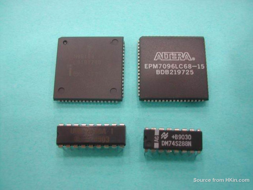 Integrated Circuits (ICs) - Embedded - CPLDs (Complex Programmable Logic Devices)